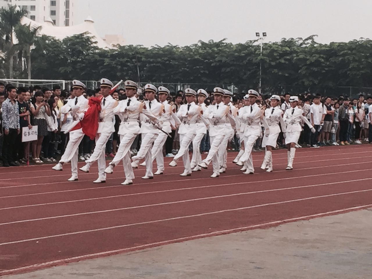 1445484205959909.jpg 升旗.jpg