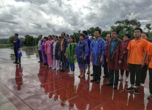 开展“缅怀先烈 坚定信仰”教育活动.jpg