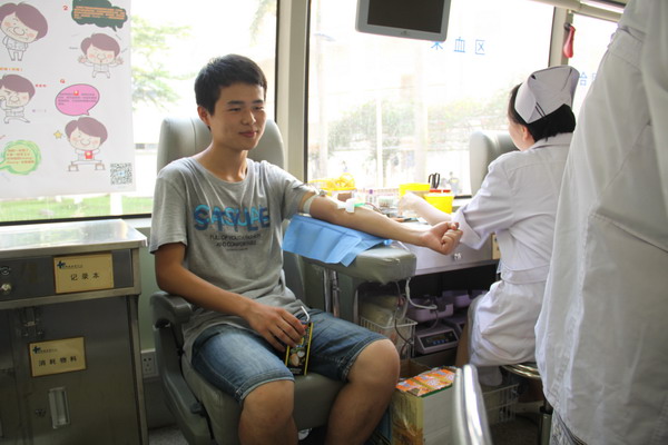 1431048871308193.jpg 献血1_缩小大小.JPG