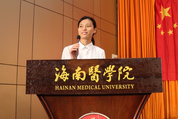 1435115762139392.jpg 毕业生代表发言6-2.jpg